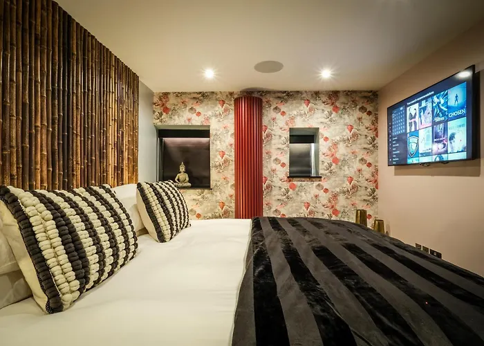 Absoluxe Suites